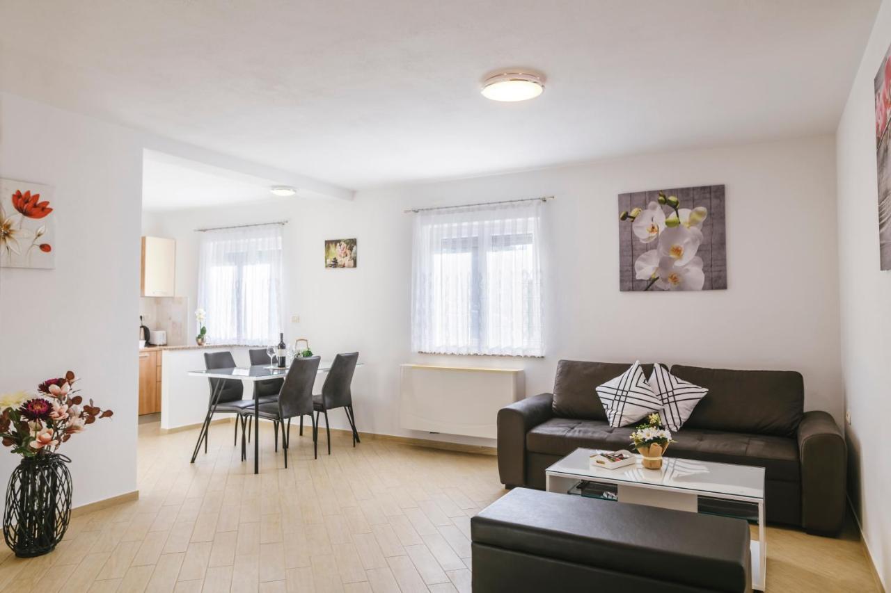 Apartments Mirela Κόπερ Εξωτερικό φωτογραφία