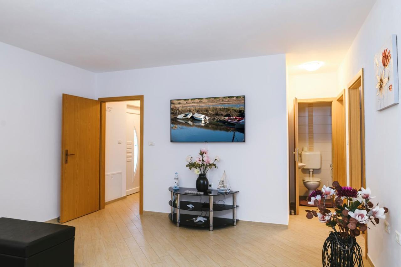 Apartments Mirela Κόπερ Εξωτερικό φωτογραφία