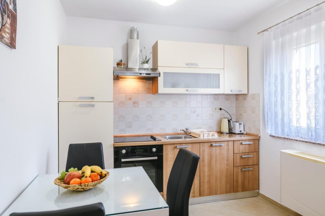 Apartments Mirela Κόπερ Εξωτερικό φωτογραφία